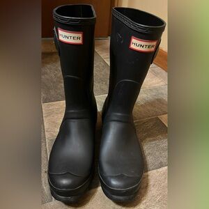 Brand/style in high demand. Barely worn. Steal of a deal!